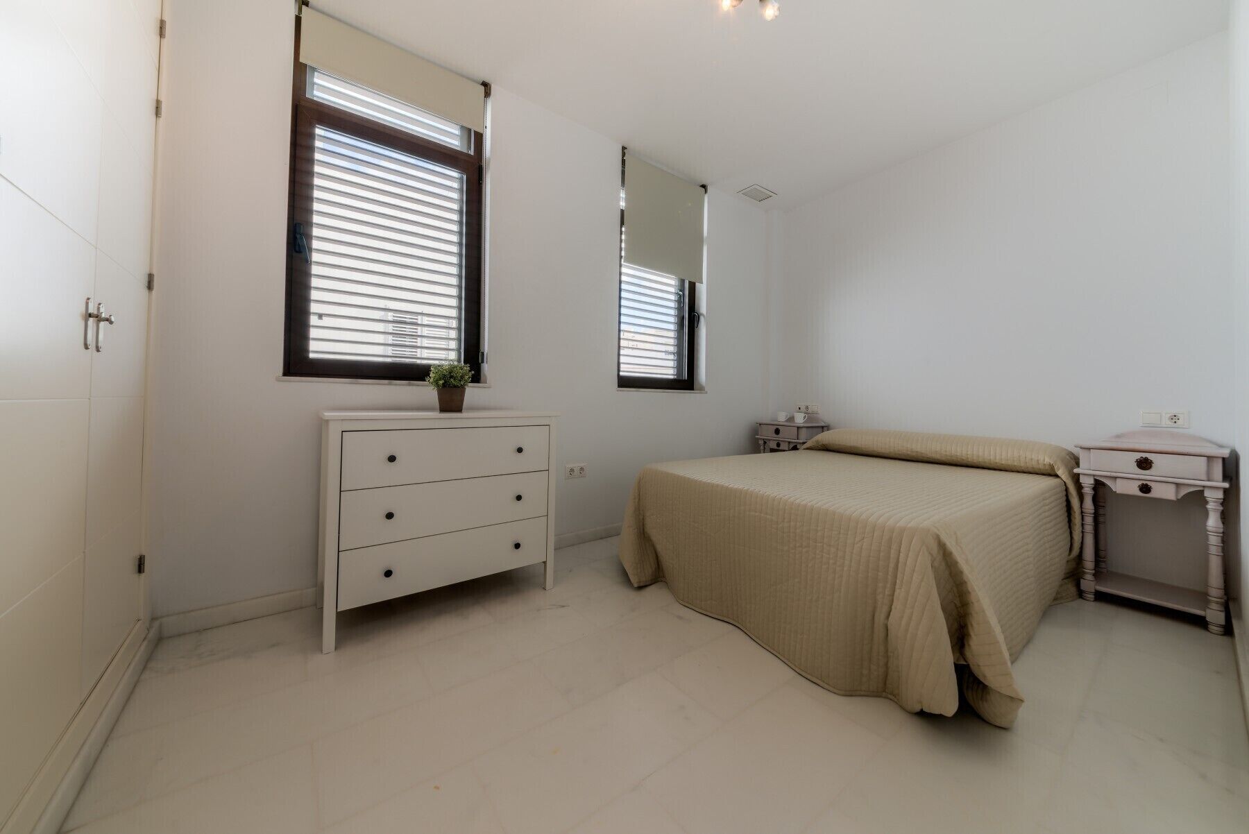 2 chambres, fer et planche à repasser, Wi-Fi, literie fournie