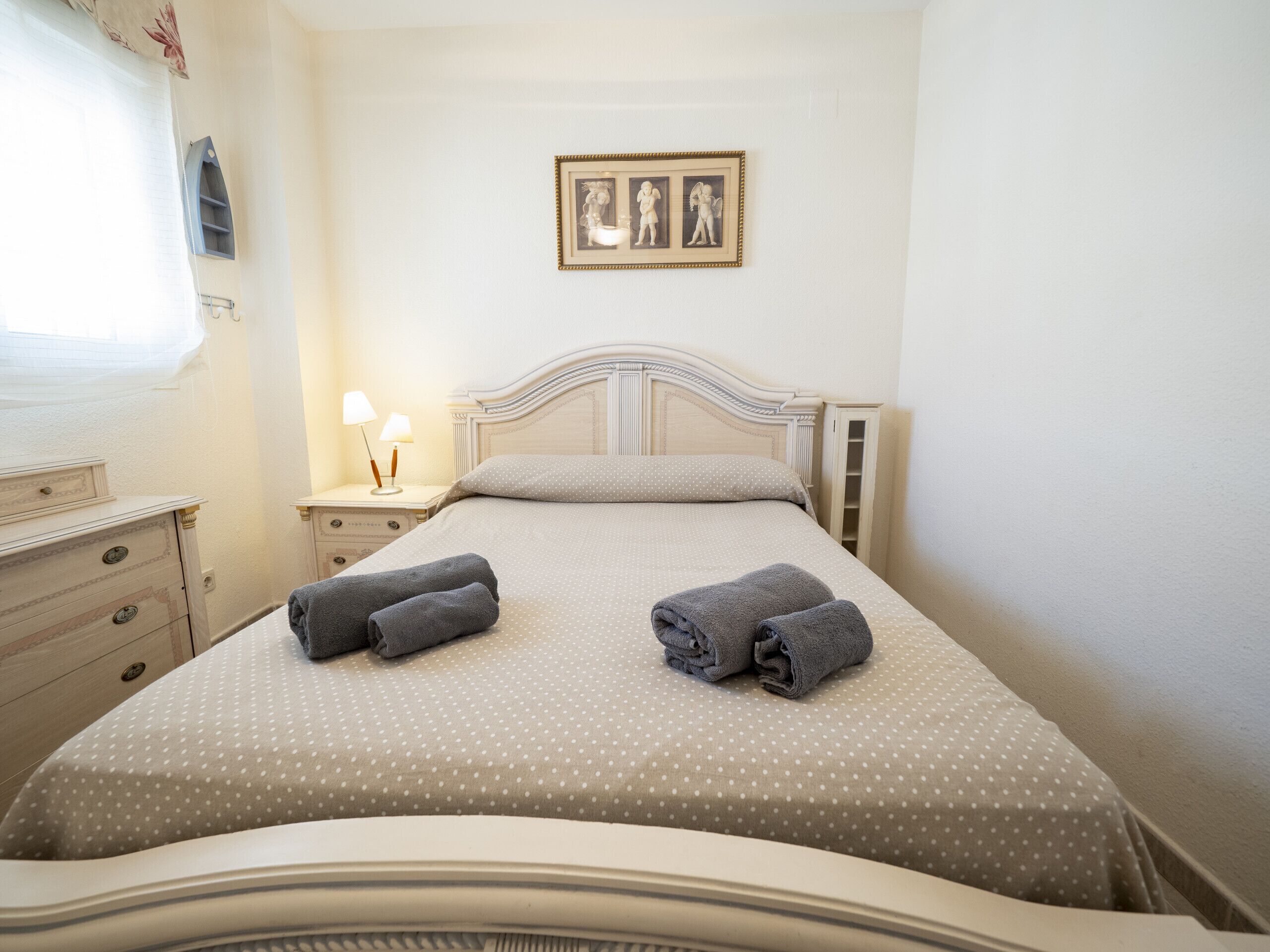 2 dormitorios, tabla de planchar con plancha, wifi gratis y ropa de cama