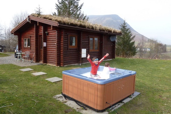 Benearb Hot Tub