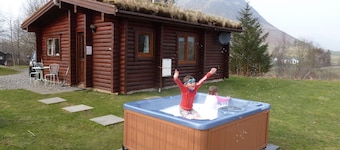 Log Cabin with Hot Tub for 2 | In the Cairngorm National Park | Accepts Dogs