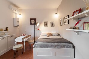 Interior - Studio in Oltrarno perfect for those traveling alone or in a couple. (Firenze)