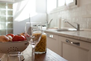 Stovetop, coffee/tea maker, toaster - Studio in Oltrarno perfect for those traveling alone or in a couple. (Firenze)