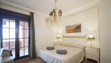 1 habitación, tabla de planchar con plancha, wifi gratis y ropa de cama