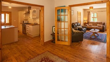 TV, fireplace, DVD player