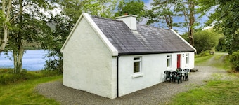 Cottage 194 - Leenane - sleeps 4 guests in 2 bedrooms