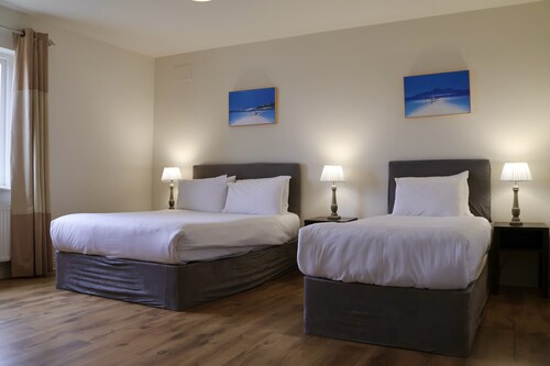 Doolin Village L06 -  a two-story lodge  that sleeps 6 guests  in 3 bedrooms