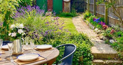 Tinkers Cottage - Three Bedroom House, Sleeps 5