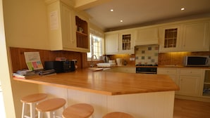 Unclassified image, 4 of 18, button - 4 Brooks Close -  a house that sleeps 6 guests  in 3 bedrooms (Bembridge)