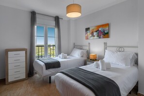 3 bedrooms, iron/ironing board, free WiFi, bed sheets
