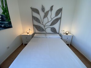 3 bedrooms, free WiFi, bed sheets