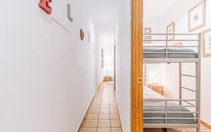 2 bedrooms, iron/ironing board, WiFi, bed sheets - Ramblas Apartment, Boqueria (Barcelona)