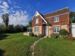 Exterior - Norlands Cottage -  a cottage that sleeps 8 guests  in 4 bedrooms (Yarmouth)