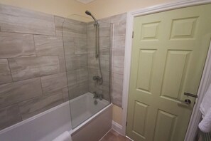 Lower Hampton (2 Bedrooms) | Bathroom | Free toiletries, hair dryer, towels - Lower Hampton - Two Bedroom Apartment, Sleeps 5 (Scarborough)