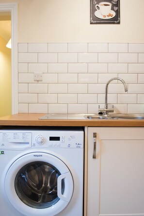 Lower Hampton (2 Bedrooms) | Room amenity