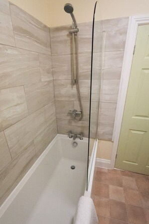 Lower Hampton (2 Bedrooms) | Bathroom