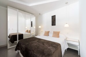 1 habitación, tabla de planchar con plancha, wifi y ropa de cama 