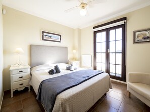 2 chambres, fer et planche Ă repasser, Wi-Fi gratuit, draps fournis