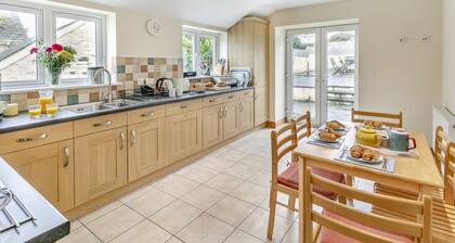 Atlantic View - Three Bedroom House, Sleeps 6
