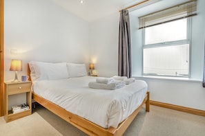 3 quartos, berço de viagem, Wi-Fi de cortesia, roupa de cama