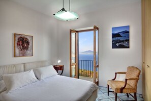 6 Schlafzimmer, Zimmersafe, Bügeleisen/Bügelbrett, WLAN