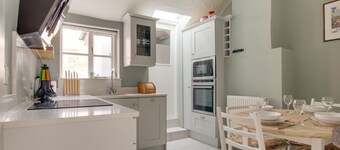 Wren Cottage - Two Bedroom House, Sleeps 4
