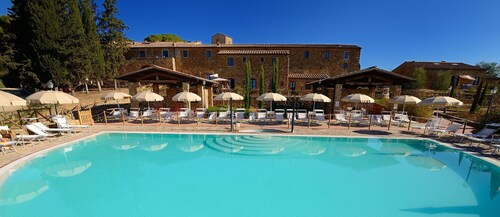 Nice apartment for 3 guests with A/C, pool, TV and panoramic view