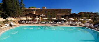 Beautiful apartment for 3 people with pool, A/C, TV and panoramic view
