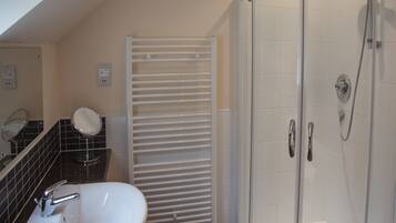 House, 5 Bedrooms | Bathroom