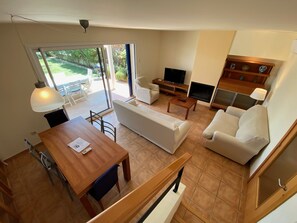 TV, fireplace, DVD player