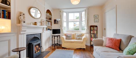 TV, fireplace, DVD player