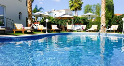 Villa Oasis by Ezoria Villas
