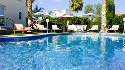 Villa Oasis by Ezoria Villas