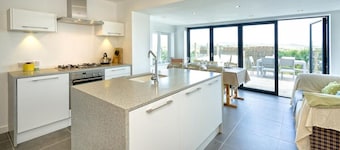 Morannedd - Four Bedroom House, Sleeps 8