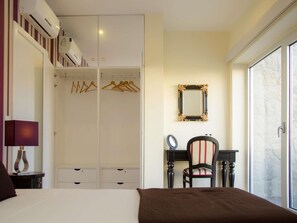 1 chambre, fer et planche à repasser, accès à Internet, literie fournie