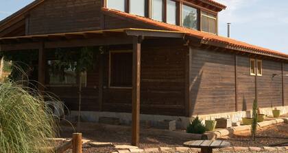 Holzhaus mit Platz fĂŒr 12 Personen mit Pool