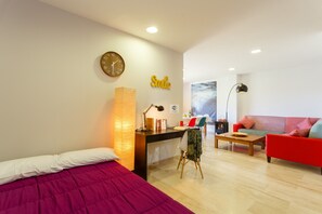 1 dormitorio, tabla de planchar con plancha, wifi gratis y ropa de cama
