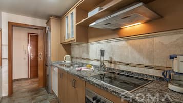 Refrigerador, microondas, horno y lavavajillas