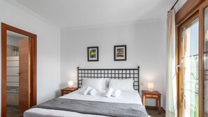 2 dormitorios, tabla de planchar con plancha, wifi gratis y ropa de cama