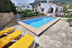 Pool - Laura-29A - pretty holiday property with garden and private pool in Calpe (Calpe)