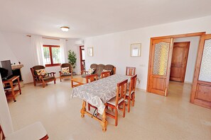 Interior - Laura-29A - pretty holiday property with garden and private pool in Calpe (Calpe)