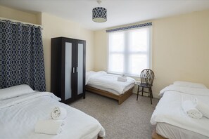 3 bedrooms, premium bedding, individually decorated - Rochester Stylish Modern (Rochester)