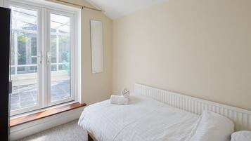 House | 3 bedrooms, premium bedding, individually decorated