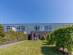 Exterior - Neat island house with beautiful view, for larger groups, it is ideal to rent in combination with th (OUDE-TONGE)