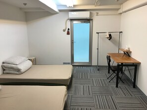 Free WiFi, bed sheets - Hostel Furoya (Osaka)