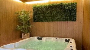 室内 SPA 浴缸
