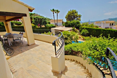 Nessa - well furnished villa with panoramic views in Benitachell