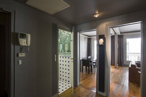 Interior - Faubourg Sainte Honore Apartment (Paris)