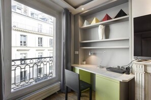 Interior - Faubourg Sainte Honore Apartment (Paris)