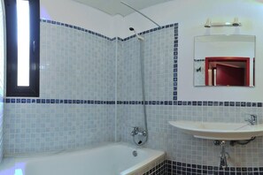 Badewanne, Haartrockner, Shampoo