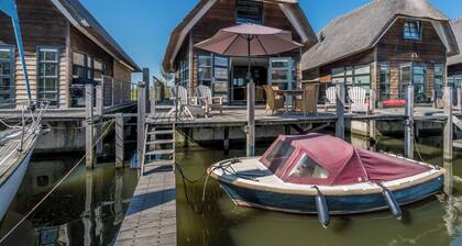 Relaxing on the terrace, unwinding in the sauna, or having drinks by the gas hearth; this water vill